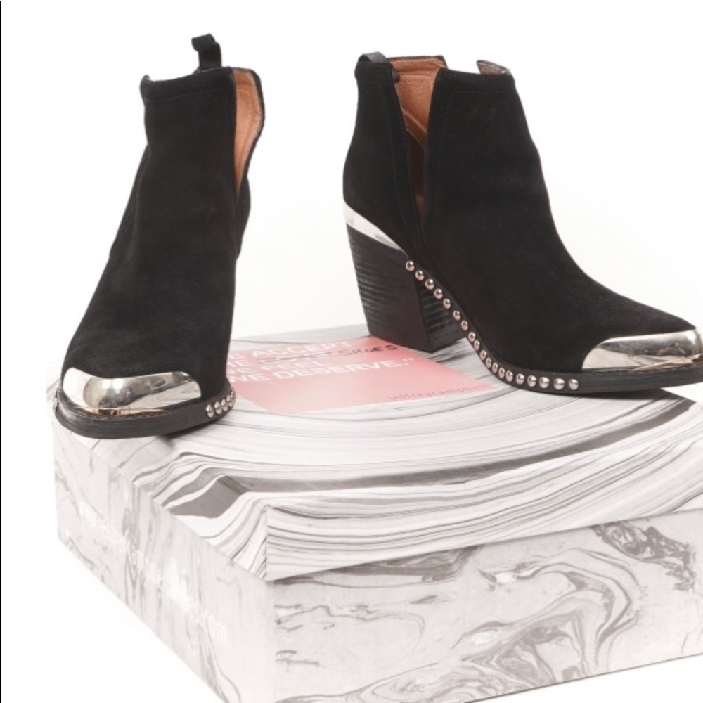 Like new Jeffrey Campbell Cromwell black booties 6
